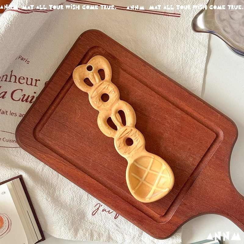 Handmade cute bread shape ceramic spoon